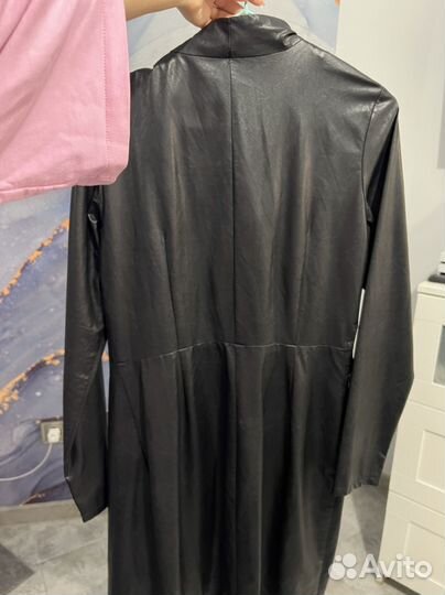 Платье из экокожи длинное