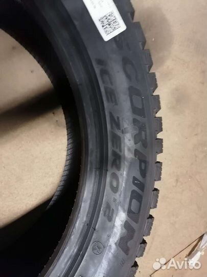 Pirelli Scorpion Ice Zero 2 285/45 R21