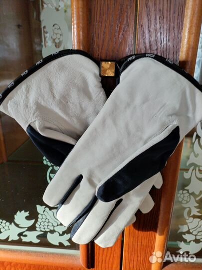 Перчатки для зимних видов спорта