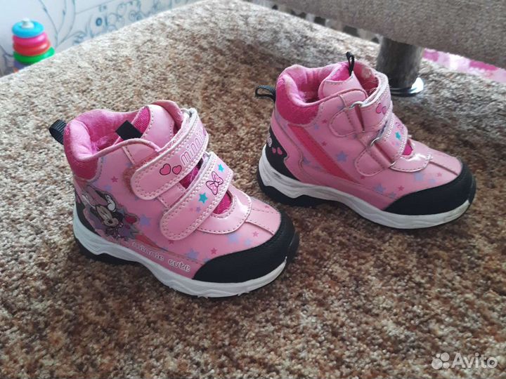 Кроссовки для девочки
