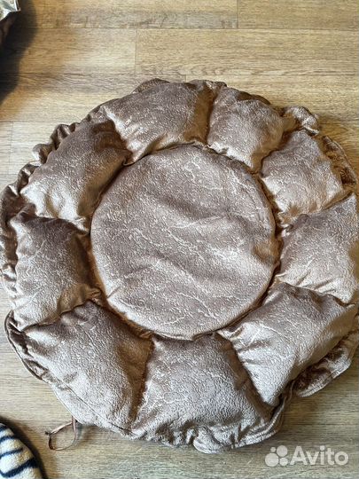 Лежанка для собак и кошек