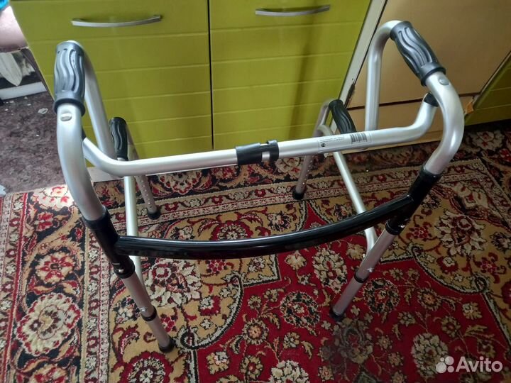 Ходунки для взрослых инвалидов