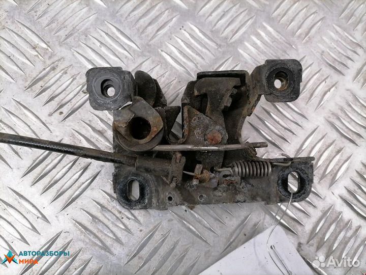 Замок капота Audi A6 4A/C4 1996 8D0823509J