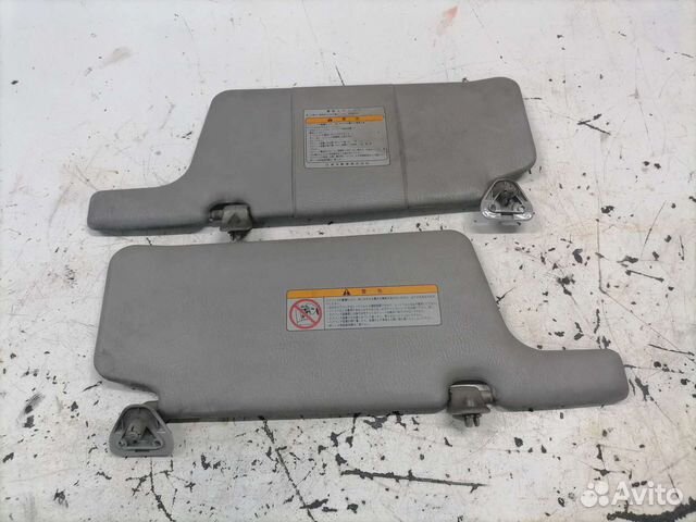 Левый Солнцезащитный козырек Nissan Bluebird 14