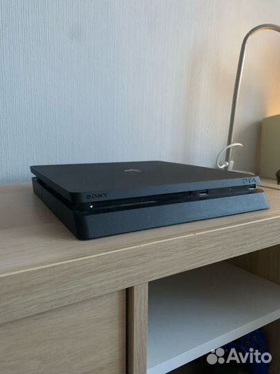 Игровая приставка ps4 slim 500