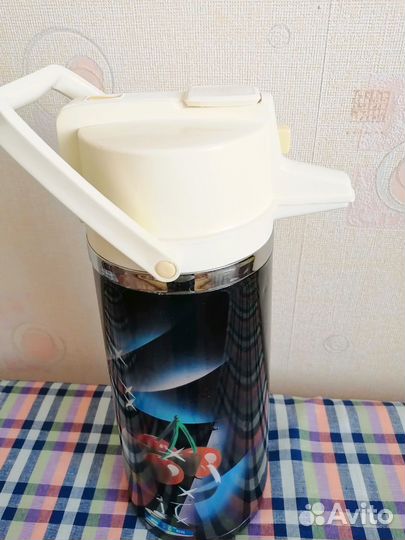 Термос б/у с механической помпой, 2,2л