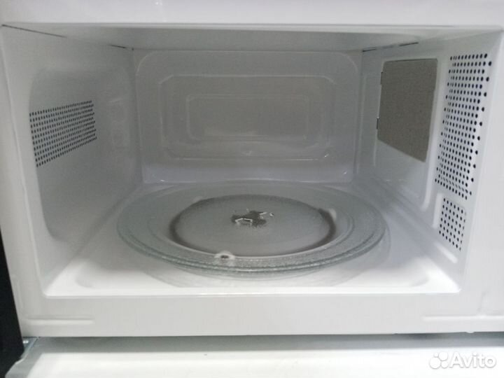 Микроволновая печь Hyundai HYM-M2038