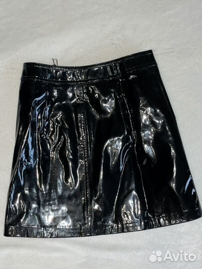 Женская лакированная юбка bershka