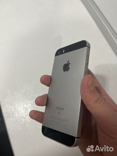 iPhone SE, 32 ГБ