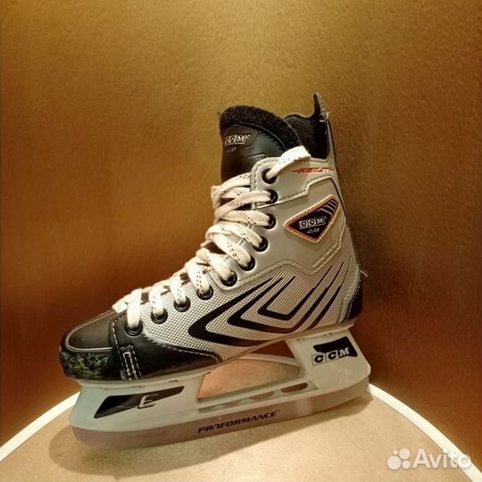 Коньки хоккейные