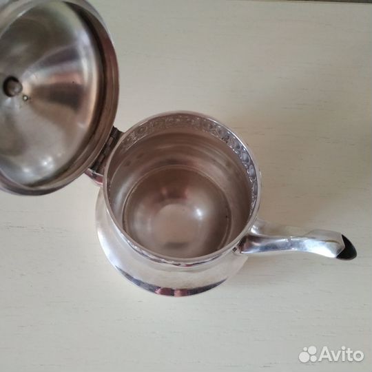 Антикварный кофейник и чайник