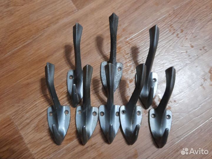 Крючок для одежды