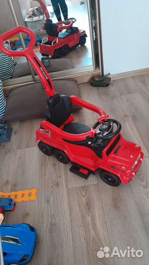 Машинка каталка электромобиль толокар