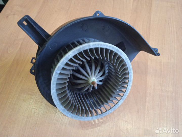 Моторчик отопителя (печки) Volkswagen Polo хетчбек