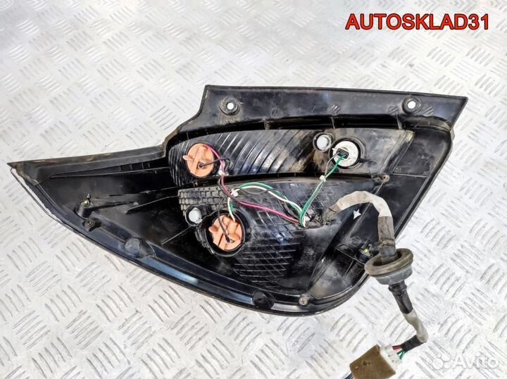 Фонарь задний правый Kia Rio 2 924021G210