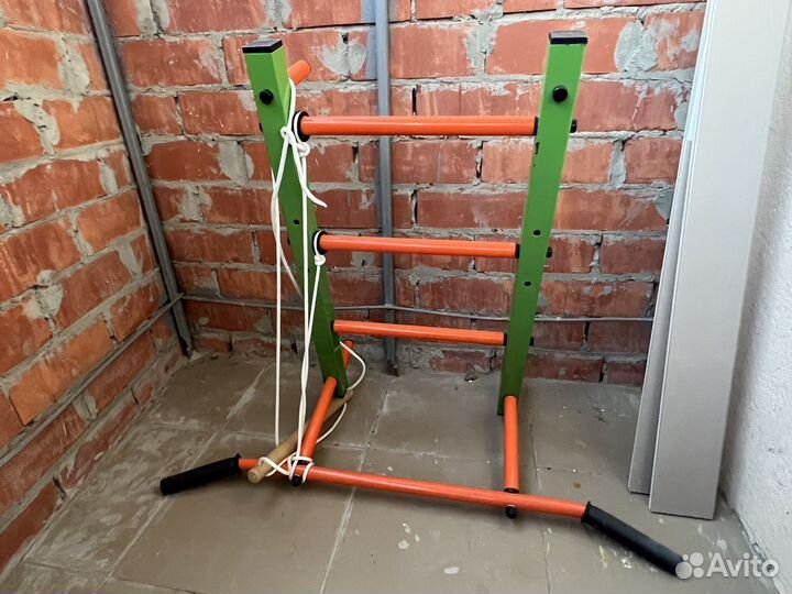 Турник настенный детский