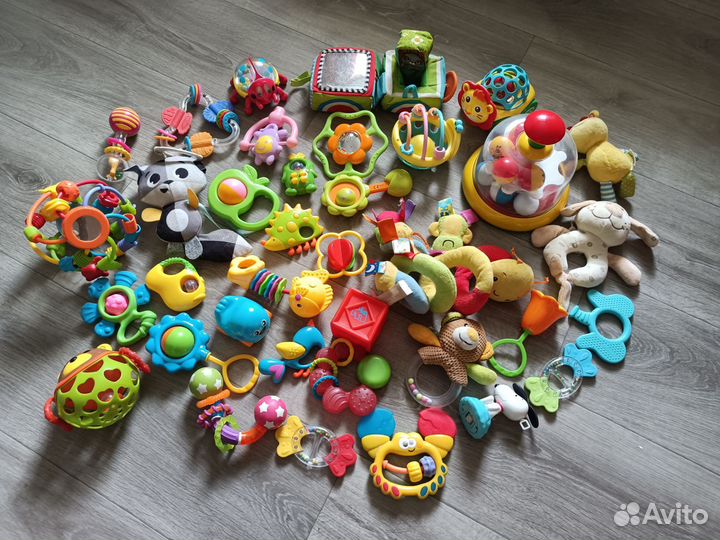 Большой пакет игрушек для малыша