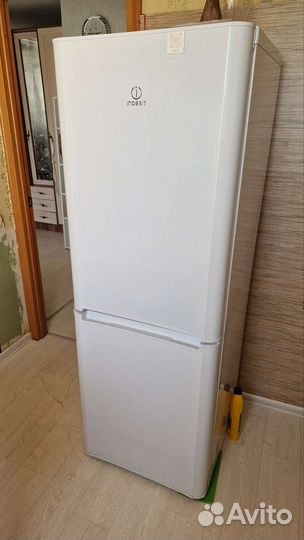 Холодильник бу indesit