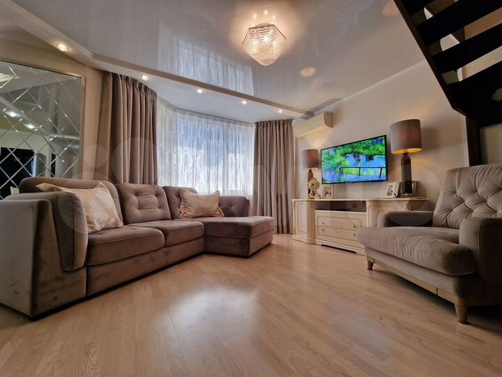 3-к. квартира, 128 м², 5/6 эт.