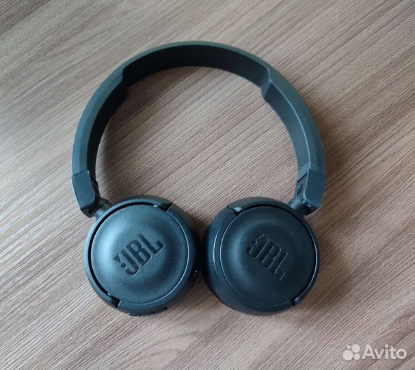 Беспроводные bluetooth наушники JBL