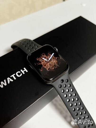 Часы Apple Watch Series 5 44 mm Nike