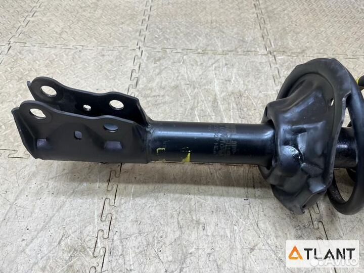 Стойка передняя правая toyota sienta