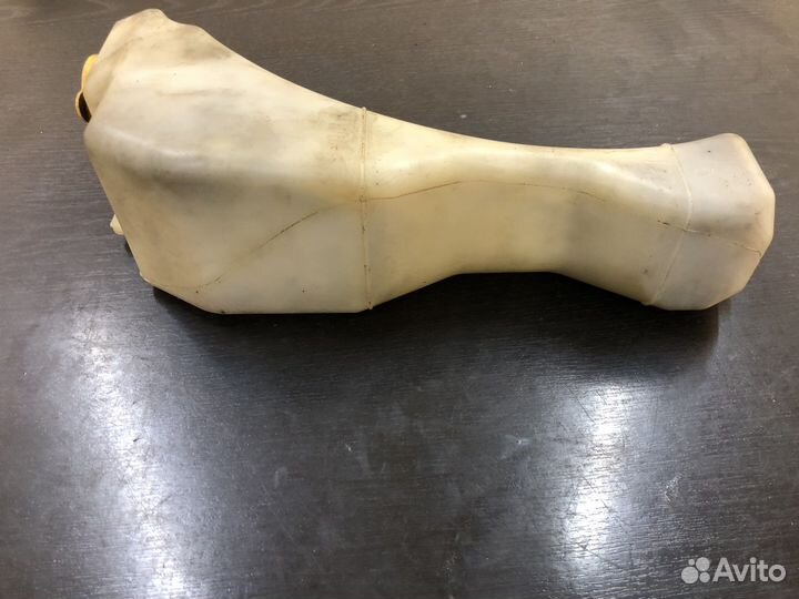 Расширительный бачек Subaru Forester 2 SG