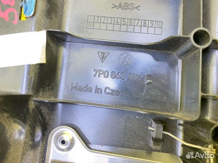 Пластик замка багажника задний Porsche Cayenne 958 143332