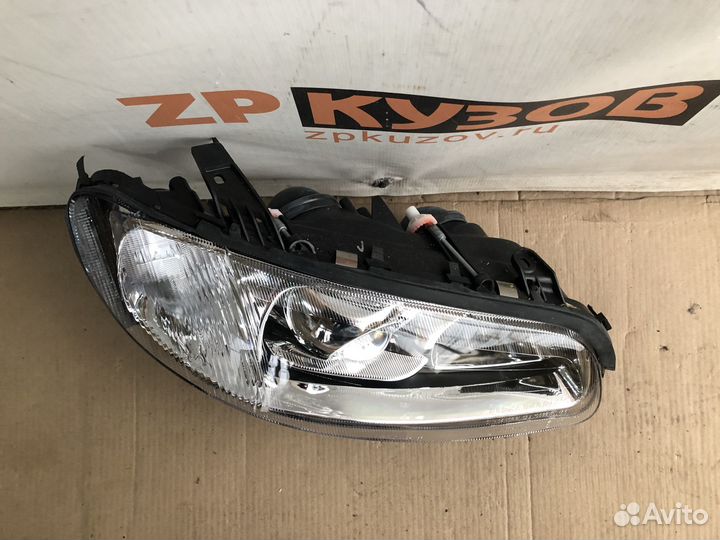 Opel Omega B 97-99 Новая правая фара