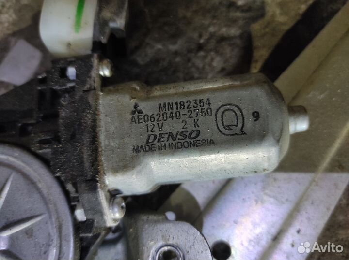 Комплектующие задней правой двери L200