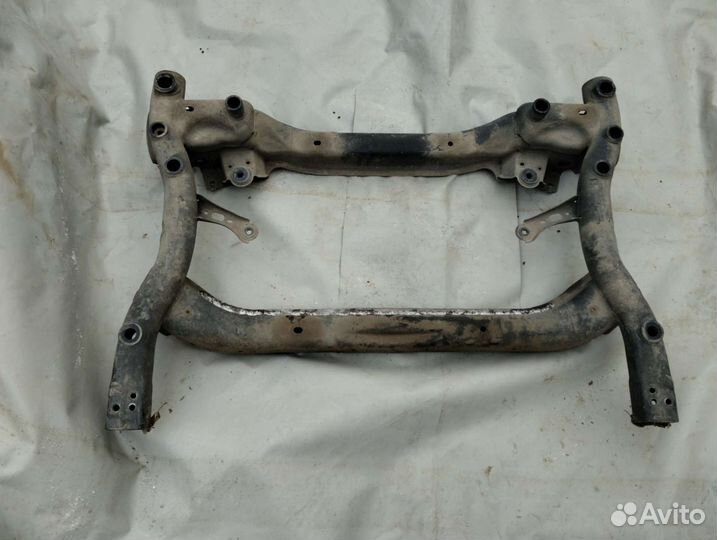 Подрамник Mercedes Benz E class W 205