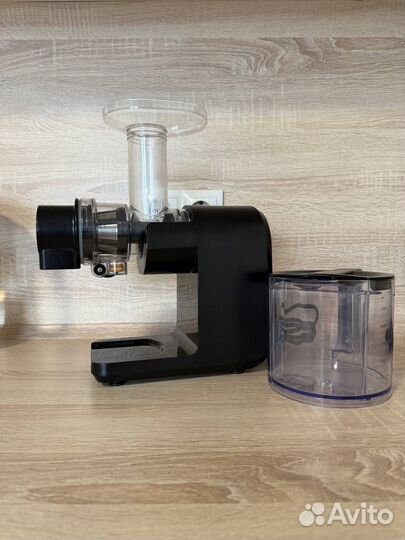 Шнековая соковыжималка Kitfort кт-1124