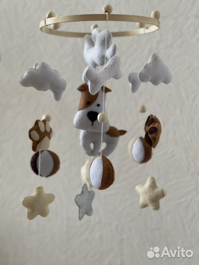 Мобиль в кроватку из фетра