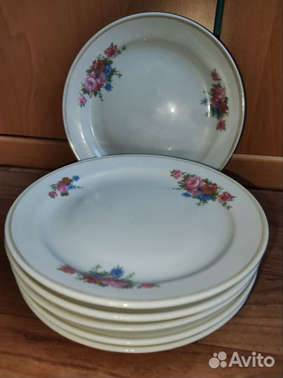 Тарелки десертные