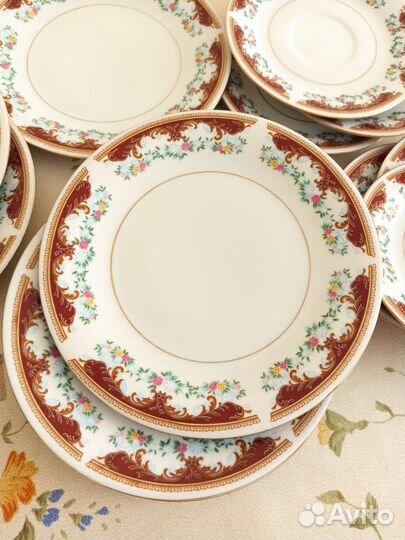 Тарелки от столового сервиза