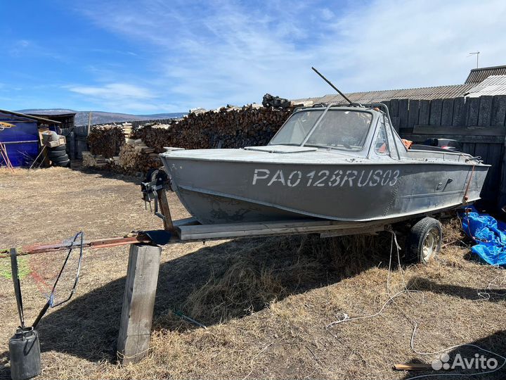 Лодка моторная в с. Оймур Республика Бурятия