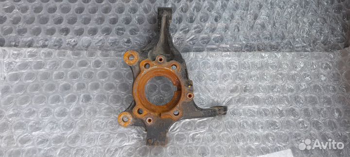 Кулак поворотный левый Kia K5 с дефектом