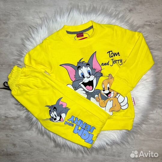 Костюмы оптом в наличии