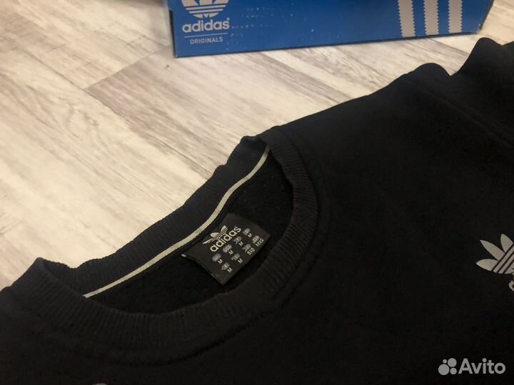 Свитшот adidas