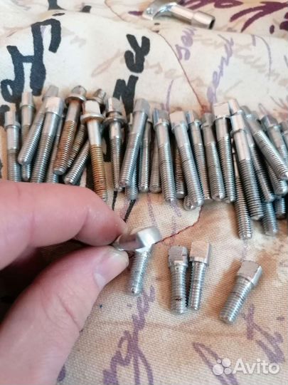 Барабанные болты винты