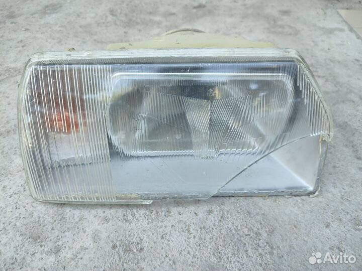 Фара Skoda Forman
