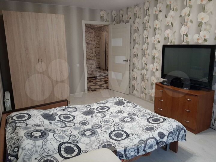 2-к. квартира, 65 м², 1/10 эт.
