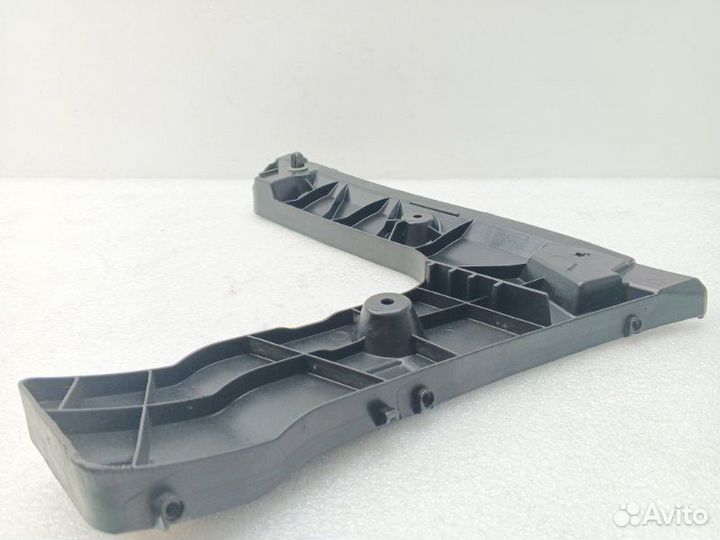 Кронштейн бампера задний левый Audi A6 C7 1.8 CYG