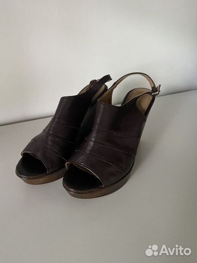 Женская обувь