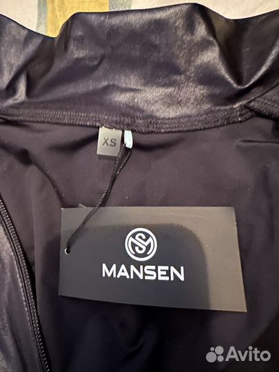 Спортивный комбинезон