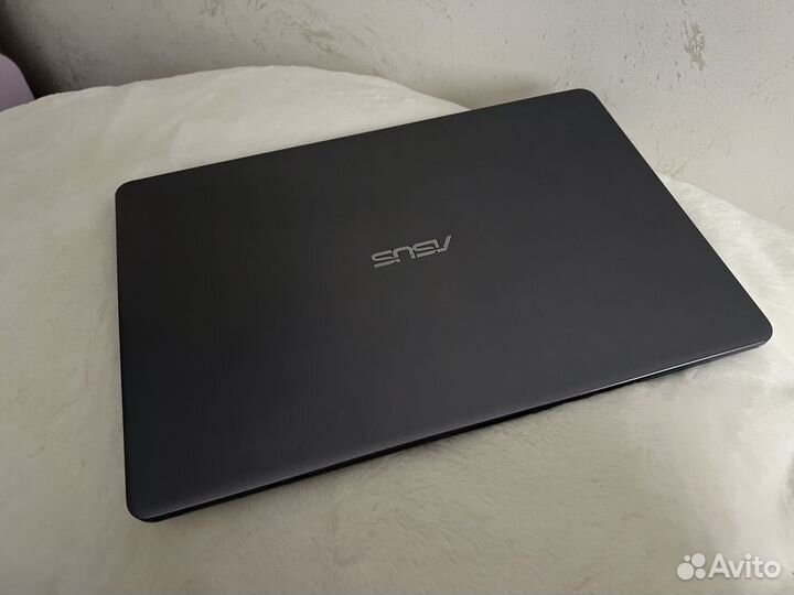 Ноутбук asus
