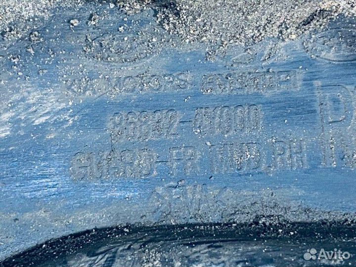 Брызговик передний правый Hyundai Solaris седан