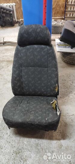 Передние сиденья волга