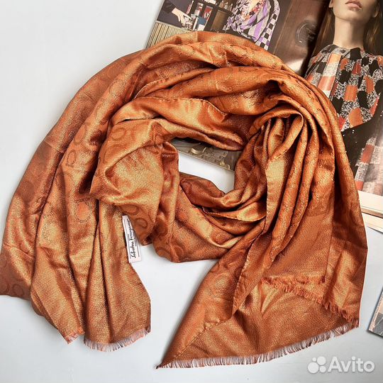 Salvatore ferragamo шарф палантин