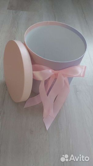 Коробка подарочная и топперы для букетов